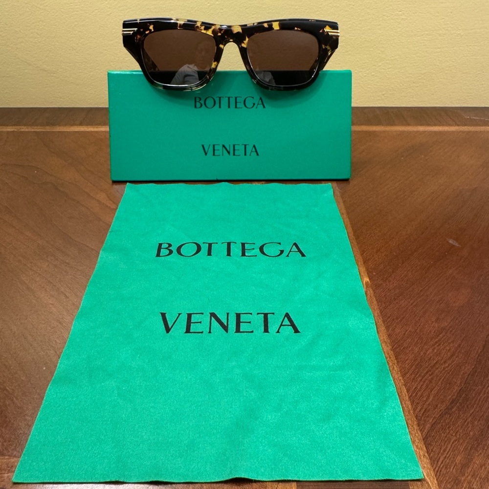 Authentic Bottega Veneta Unapologetic BV1122S